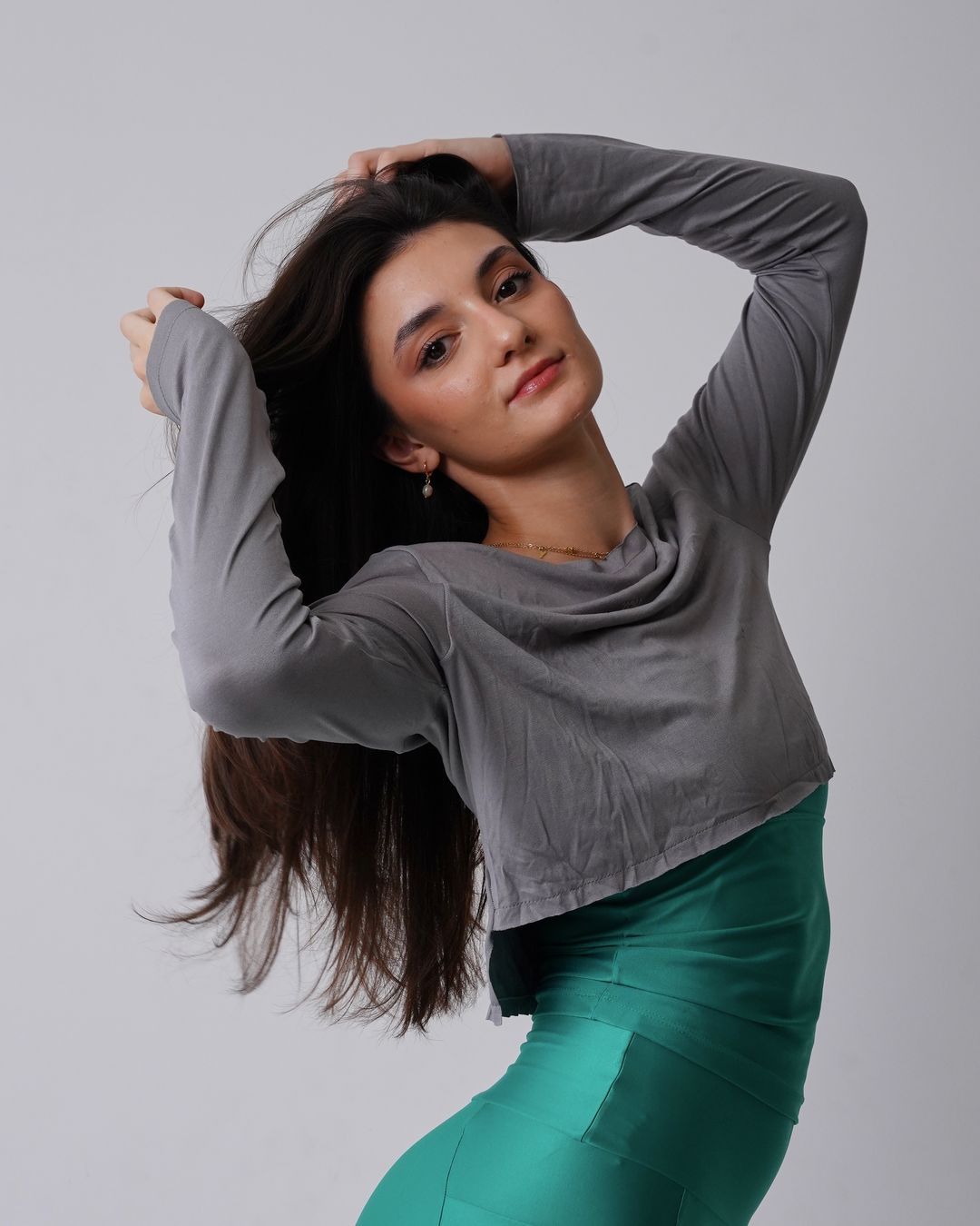 Camiseta Cris Cropped ML - Viscose com elastano